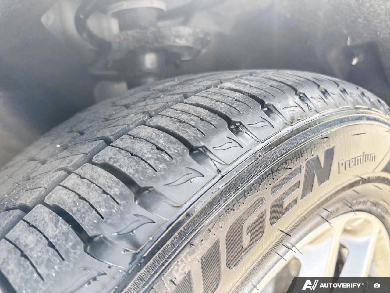 2024 Chrysler Pacifica Touring L   Leatherette Seats   Carplay Photo