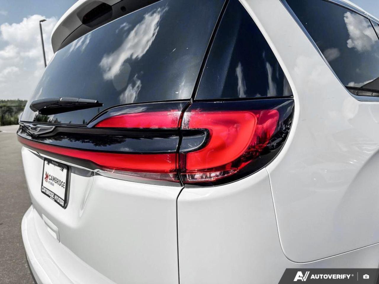 2024 Chrysler Pacifica Touring L   Leatherette Seats   Carplay Photo