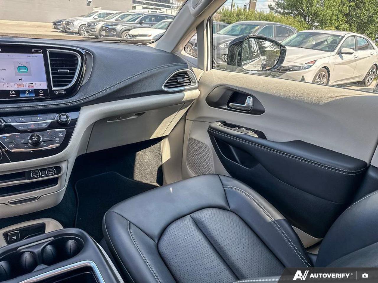 2024 Chrysler Pacifica Touring L   Leatherette Seats   Carplay Photo