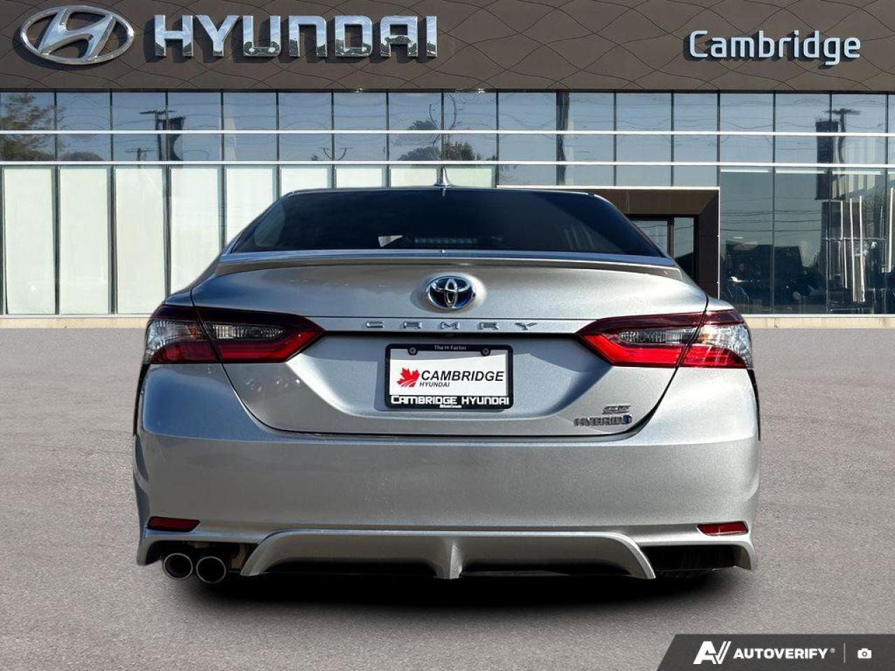 2024 Toyota Camry HYBRID SE Photo