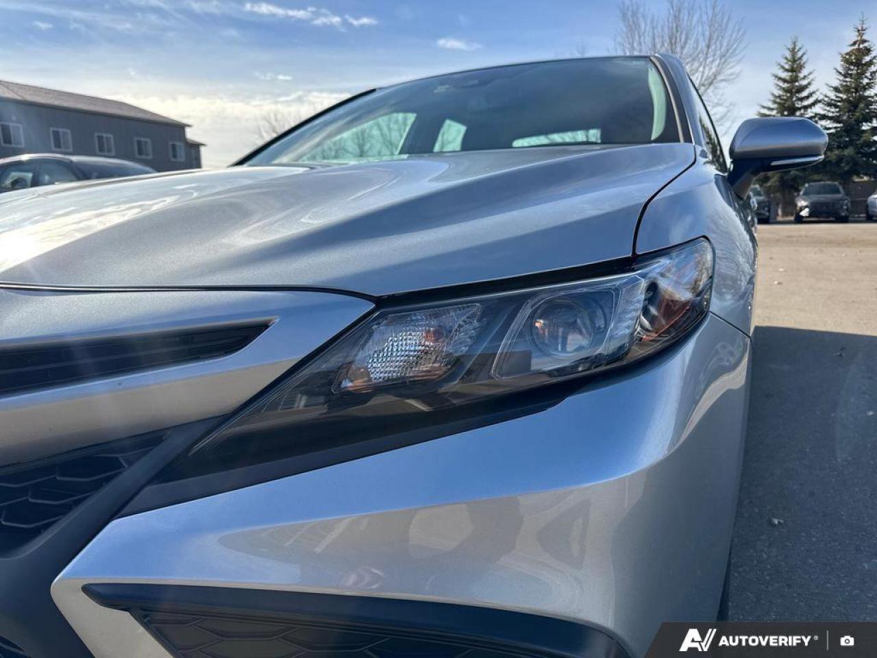 2024 Toyota Camry HYBRID SE Photo