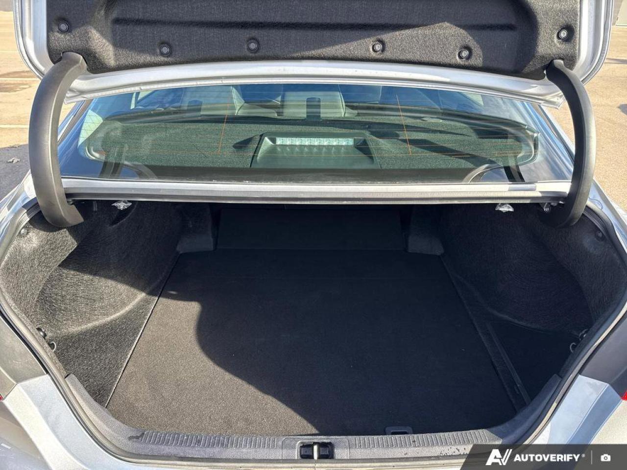 2024 Toyota Camry HYBRID SE Photo