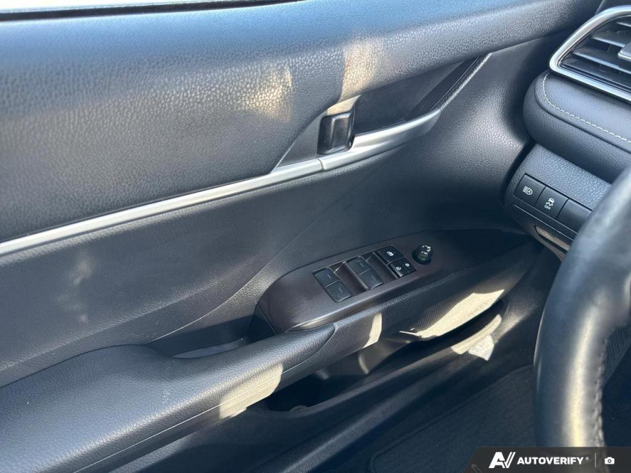 2024 Toyota Camry HYBRID SE Photo