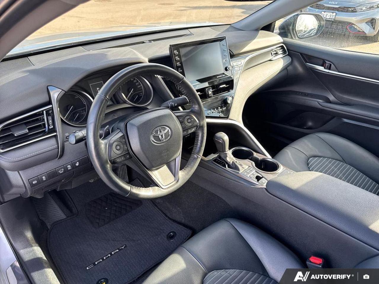 2024 Toyota Camry HYBRID SE Photo