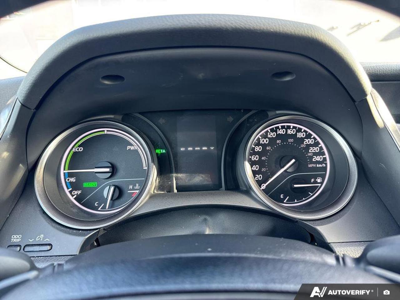 2024 Toyota Camry HYBRID SE Photo