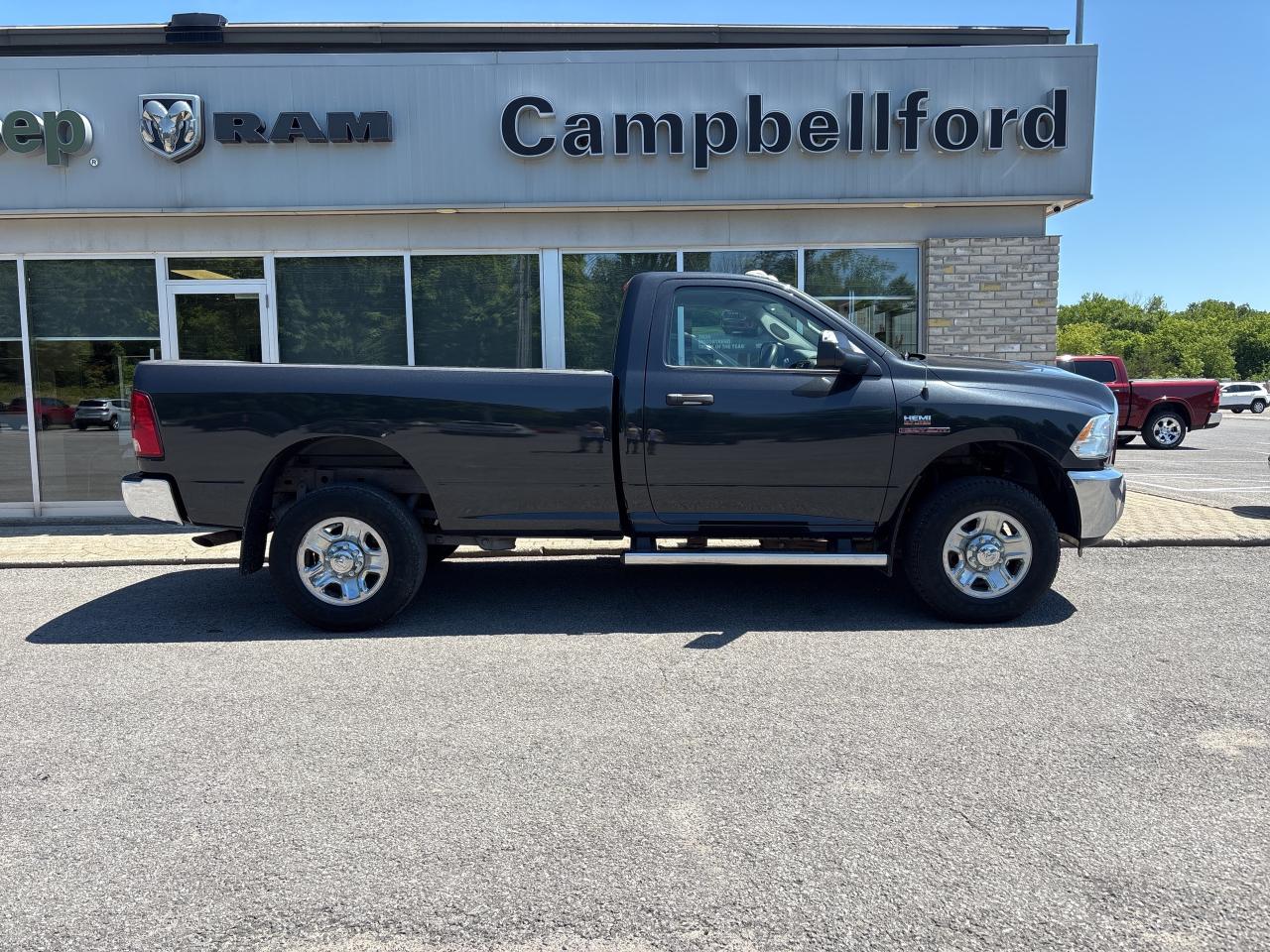 2016 RAM 2500 SLT Photo3