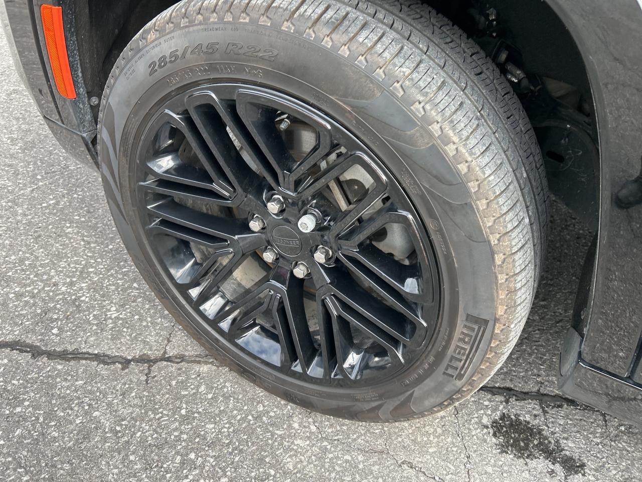 2024 Jeep Wagoneer L Series II Carbide Photo