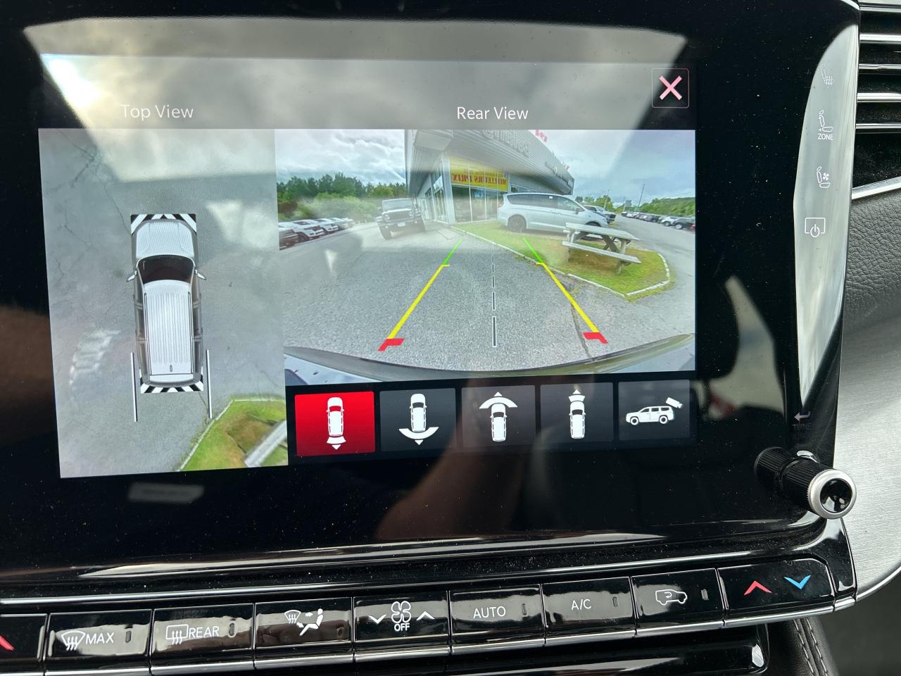 2024 Jeep Wagoneer L Series II Carbide Photo