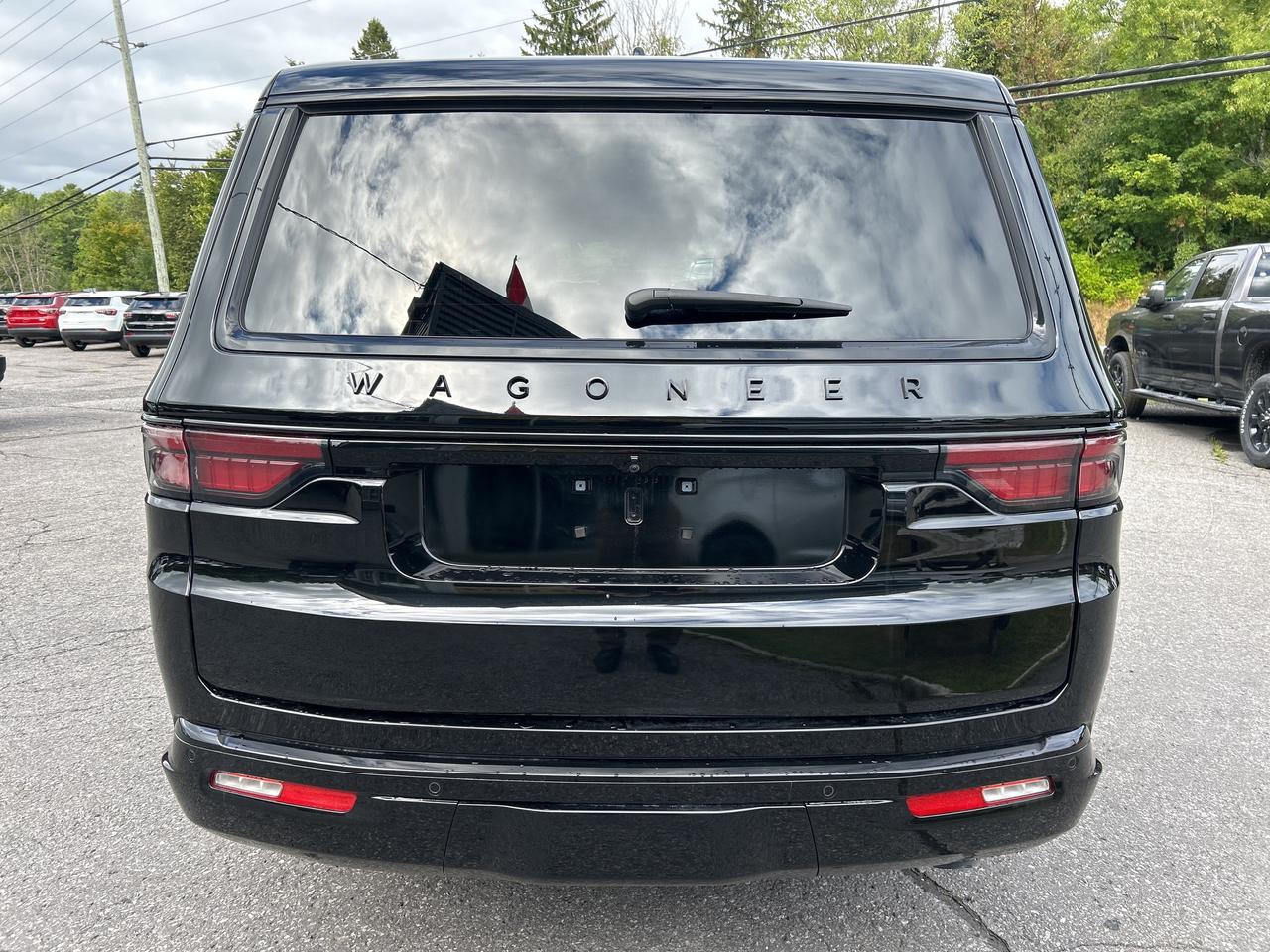 2024 Jeep Wagoneer L Series II Carbide HD TOW Photo