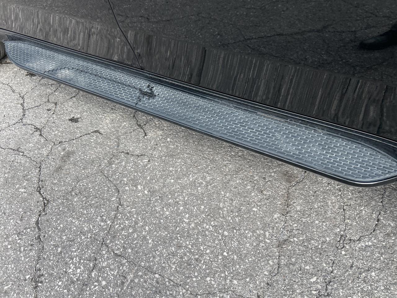 2024 Jeep Wagoneer L Series II Carbide HD TOW Photo