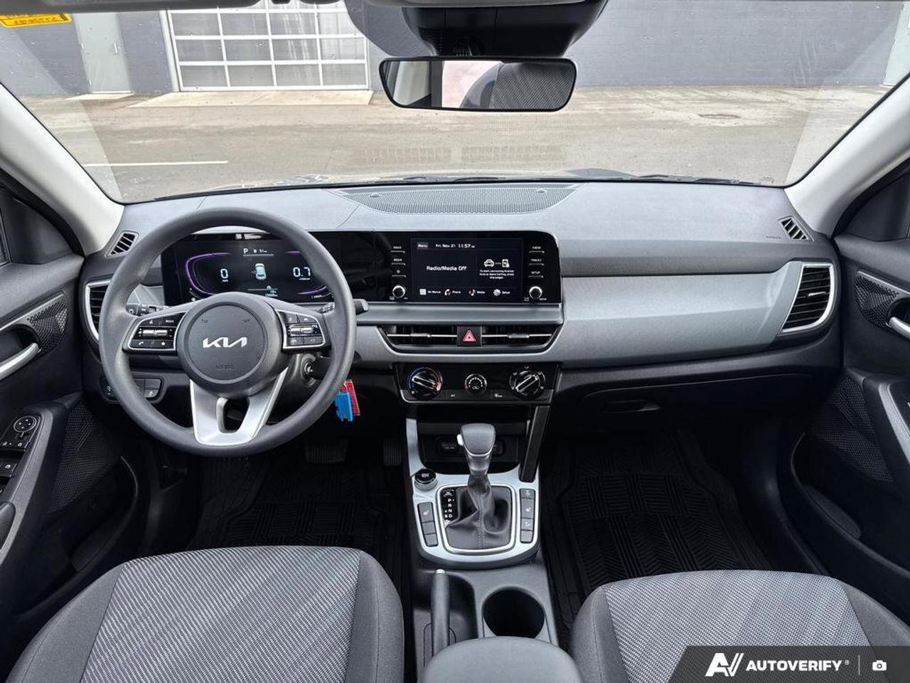 2025 Kia Seltos LX Photo