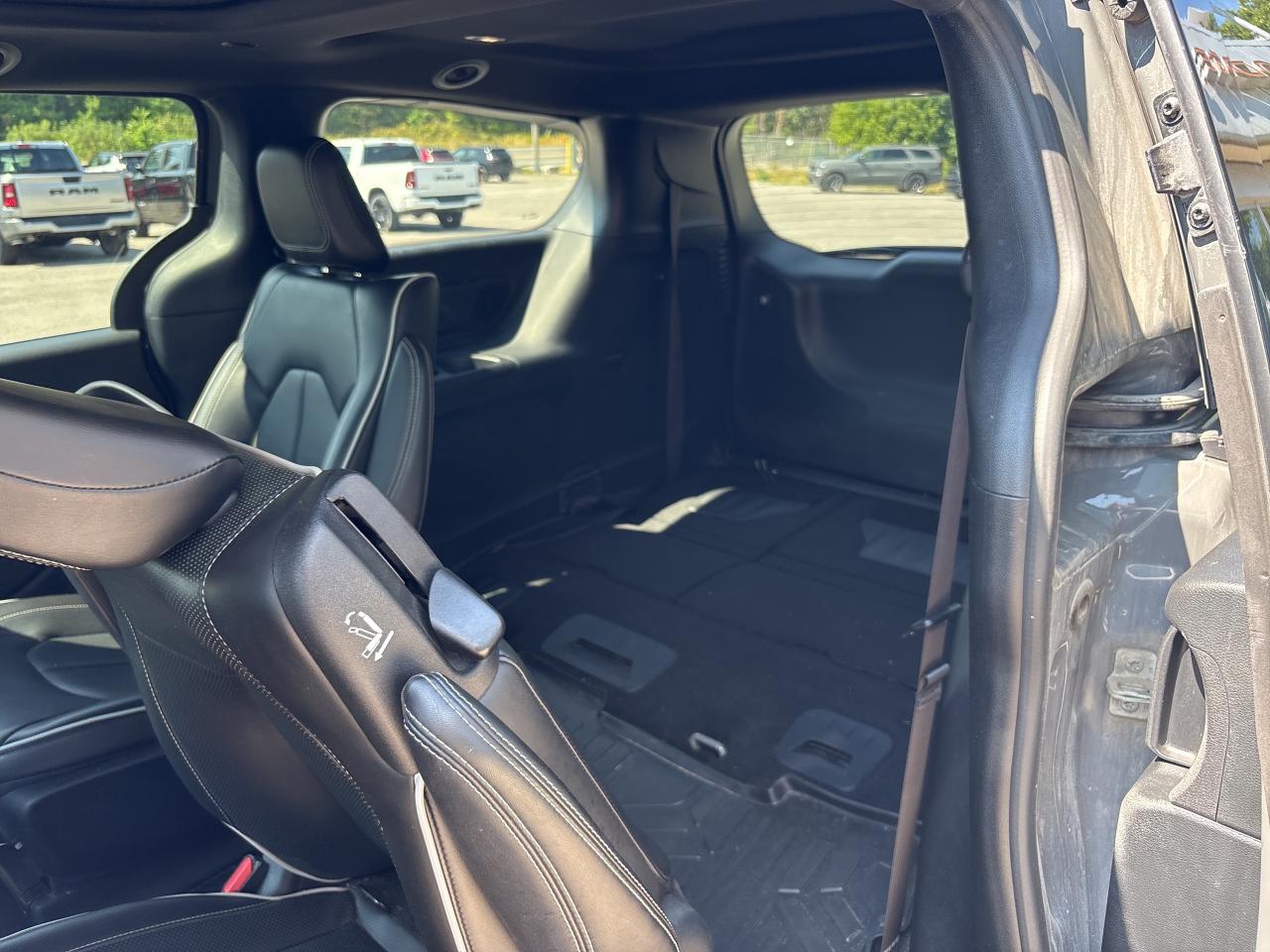 2022 Chrysler Pacifica Hybrid Limited Photo