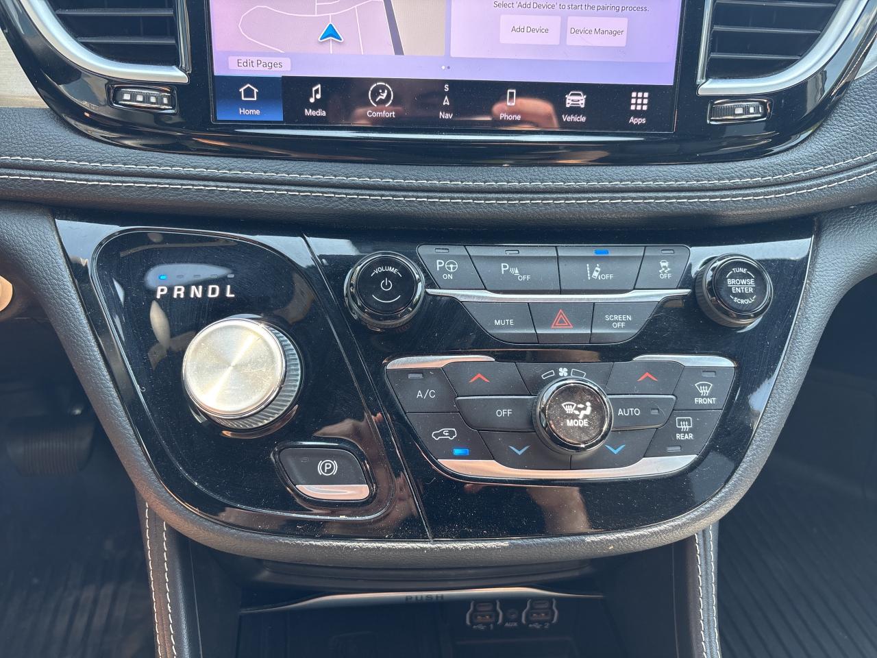 2022 Chrysler Pacifica Hybrid Limited Photo