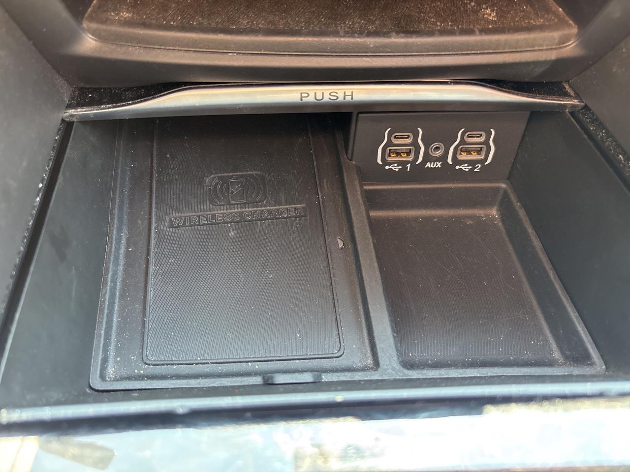 2022 Chrysler Pacifica Hybrid Limited Photo