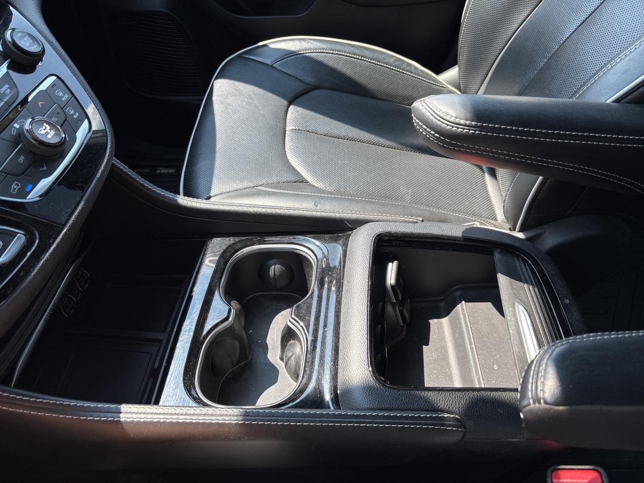 2022 Chrysler Pacifica Hybrid Limited Photo