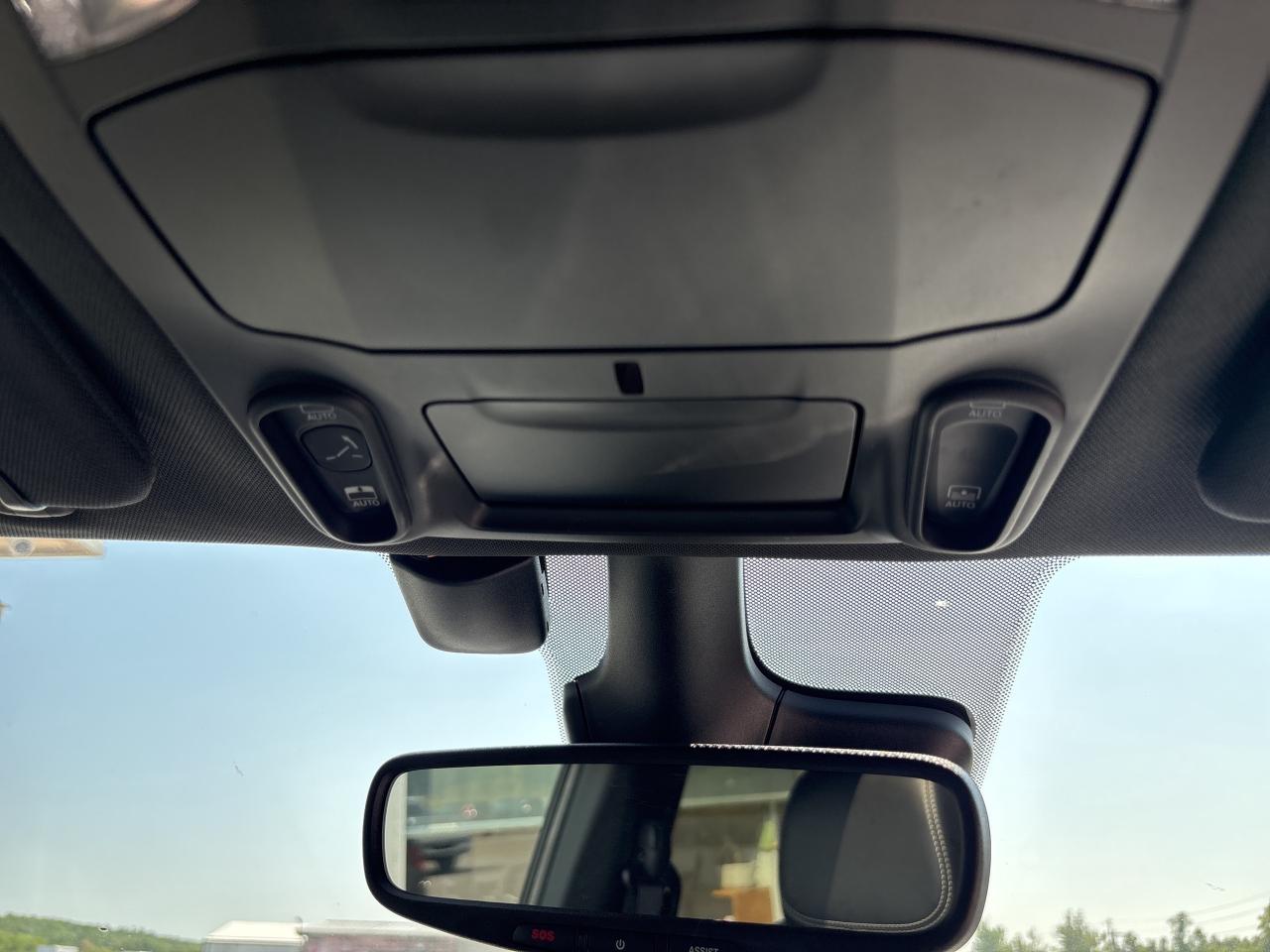 2022 Chrysler Pacifica Hybrid Limited Photo