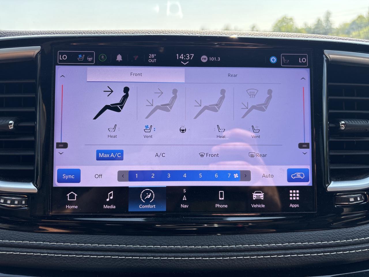 2022 Chrysler Pacifica Hybrid Limited Photo