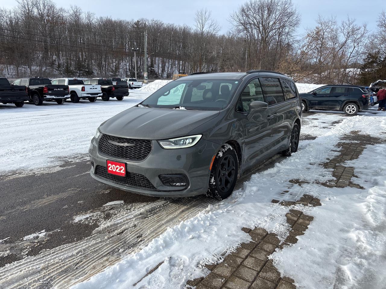 2022 Chrysler Pacifica Hybrid Limited Photo