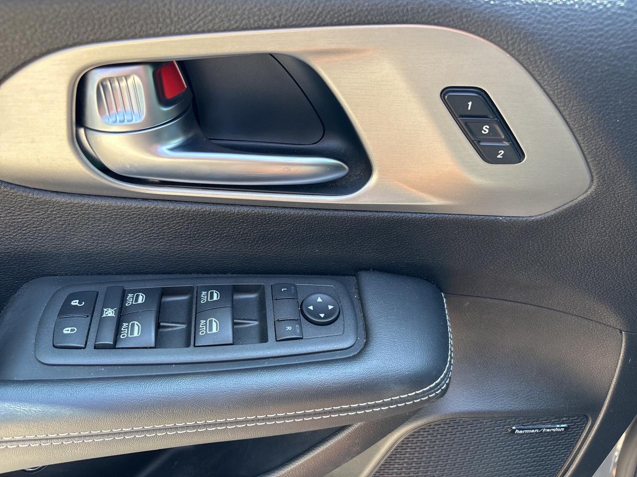 2022 Chrysler Pacifica Hybrid Limited Photo