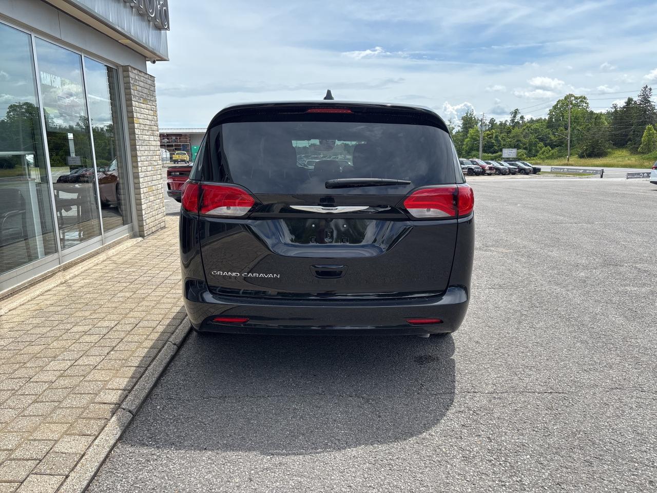 2024 Chrysler Grand Caravan SXT Photo