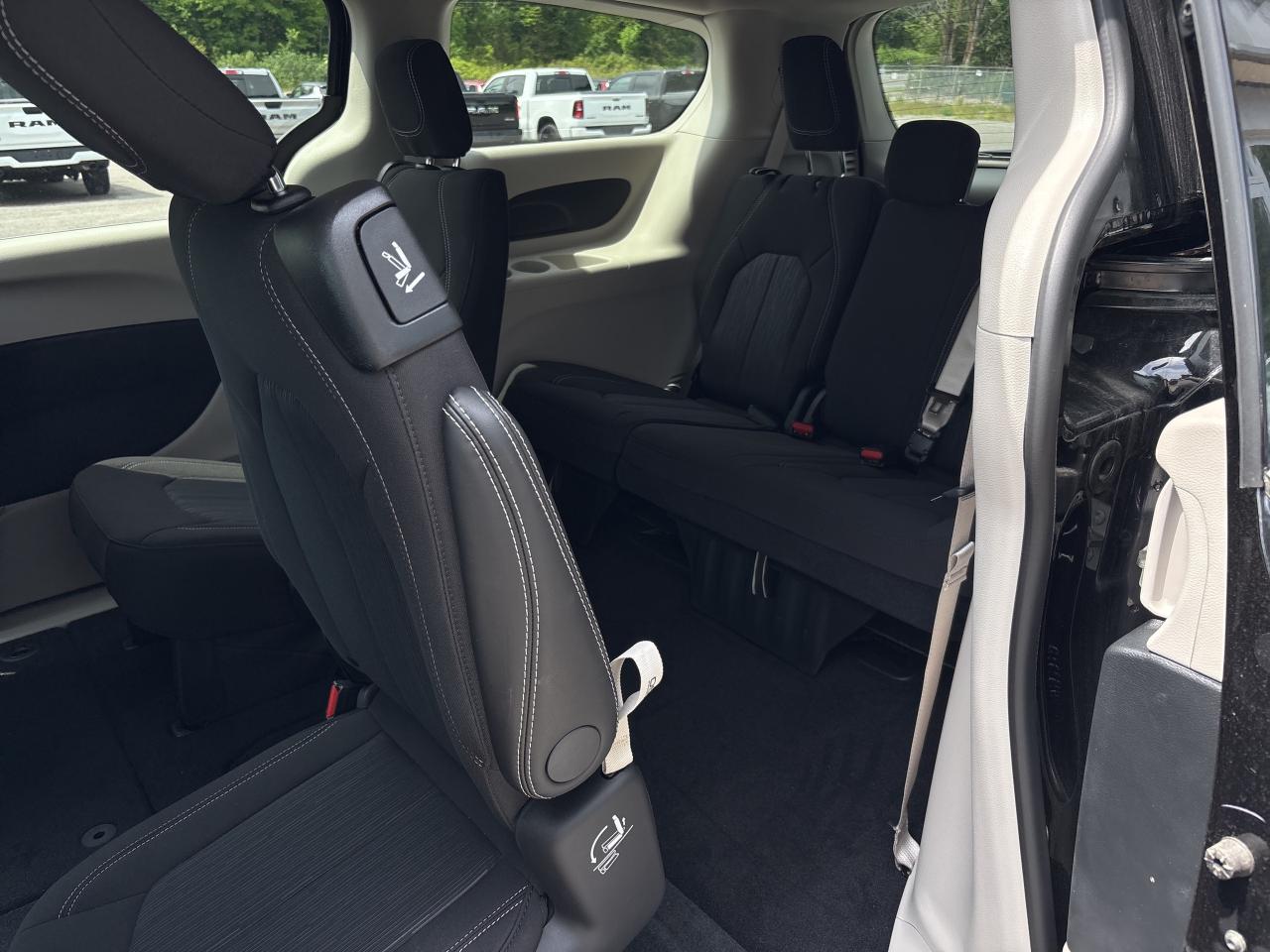 2024 Chrysler Grand Caravan SXT Photo