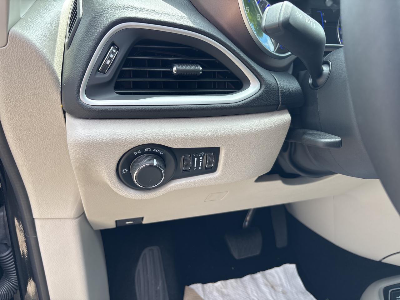 2024 Chrysler Grand Caravan SXT Photo