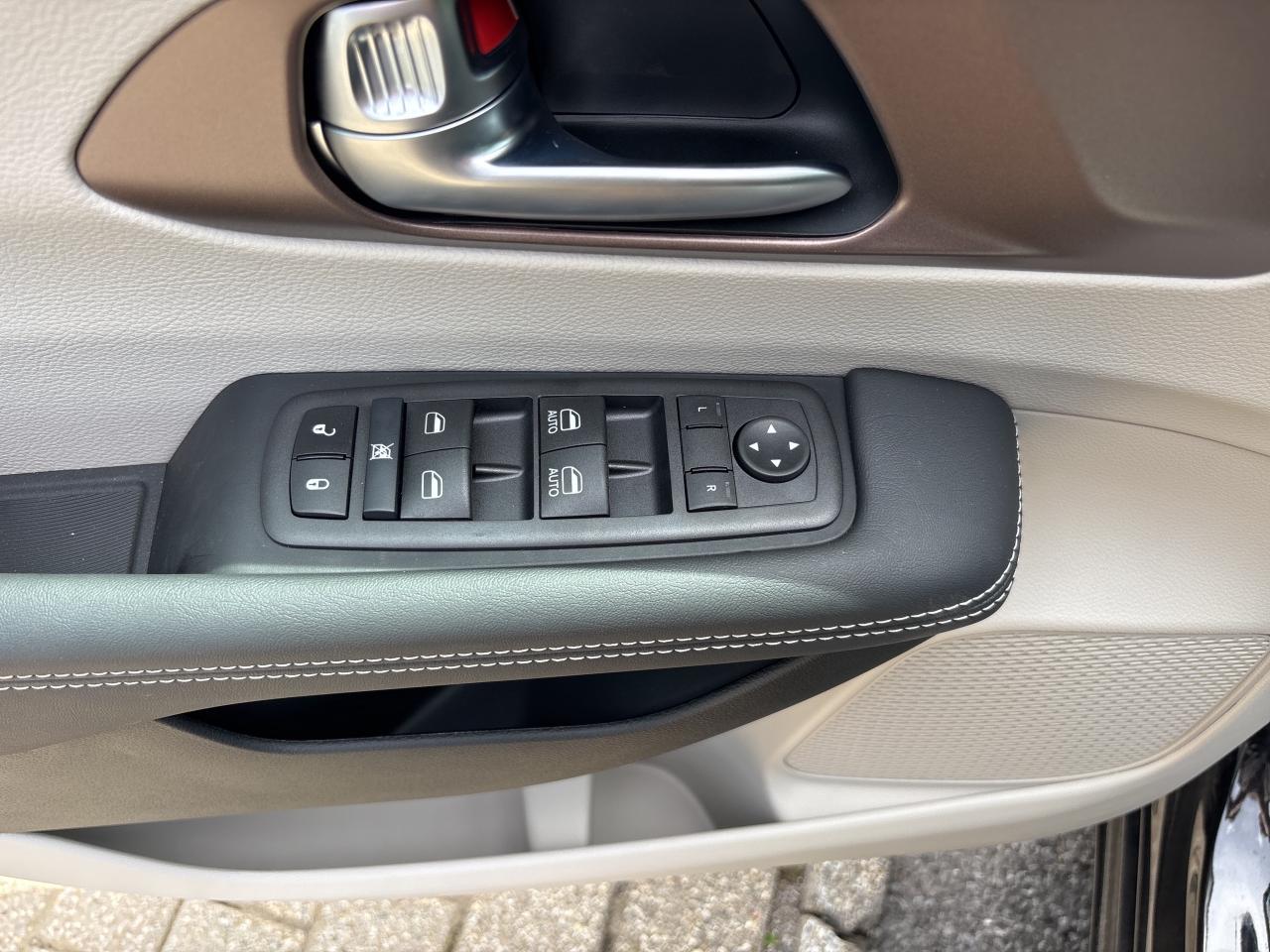 2024 Chrysler Grand Caravan SXT Photo