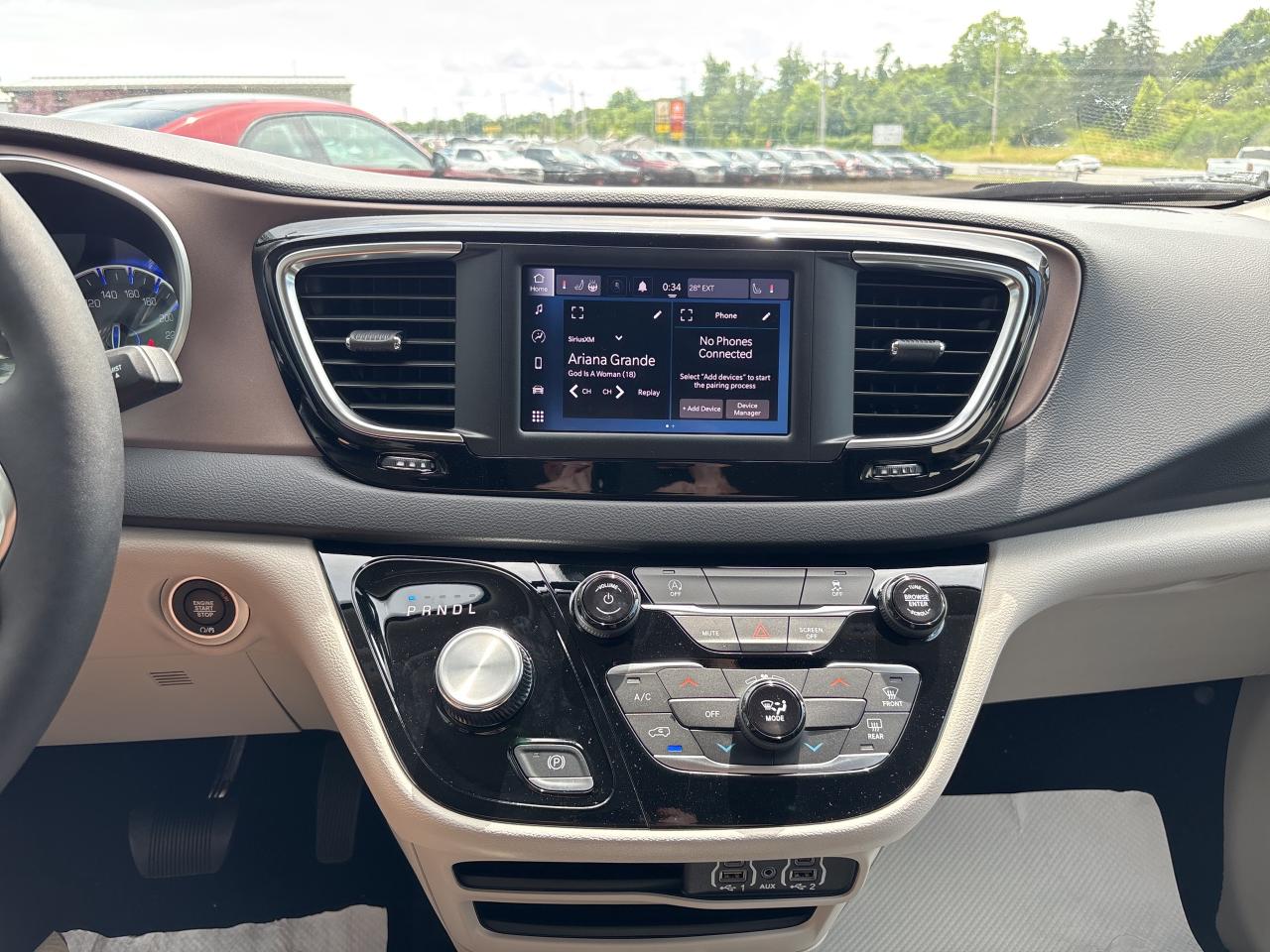 2024 Chrysler Grand Caravan SXT Photo