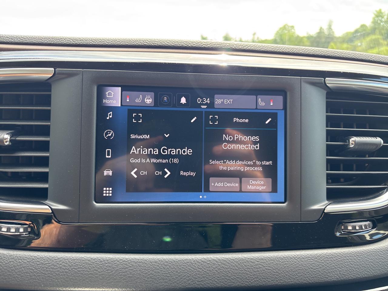 2024 Chrysler Grand Caravan SXT Photo