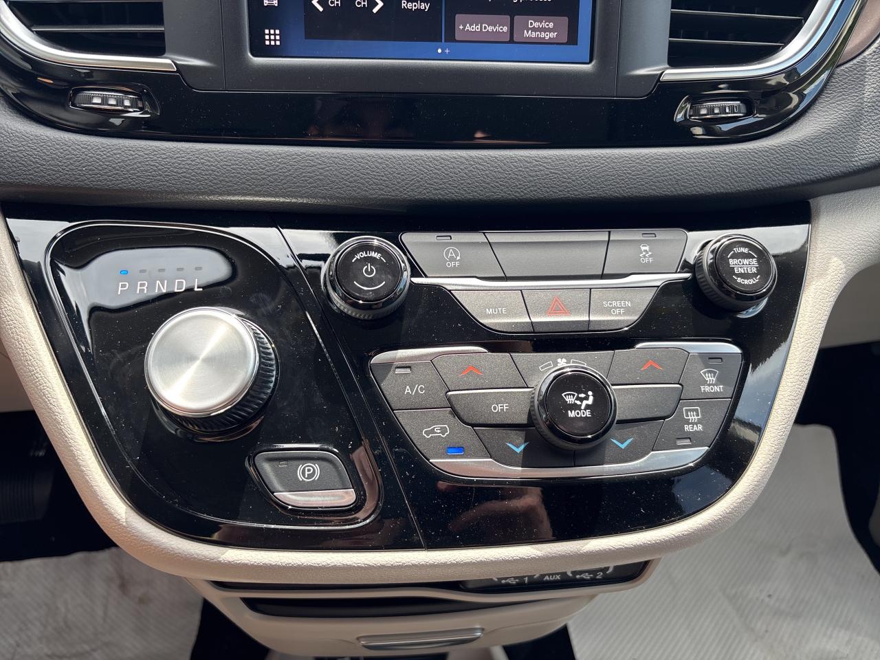 2024 Chrysler Grand Caravan SXT Photo