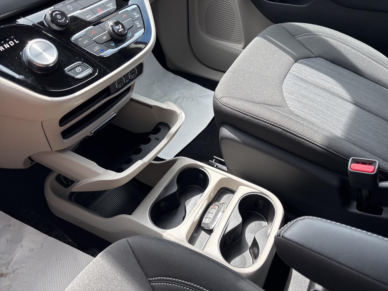 2024 Chrysler Grand Caravan SXT Photo