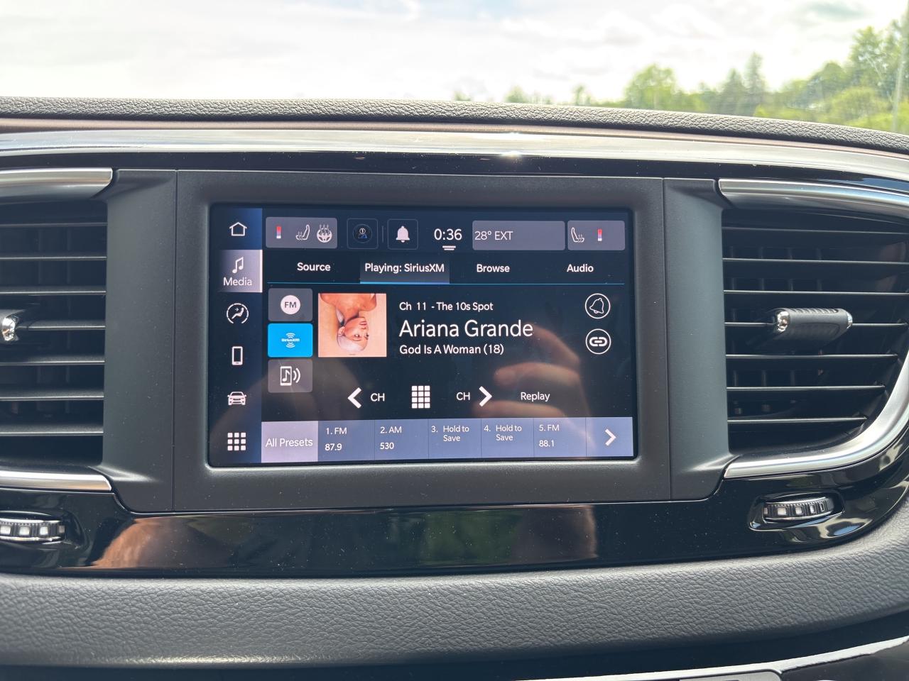 2024 Chrysler Grand Caravan SXT Photo