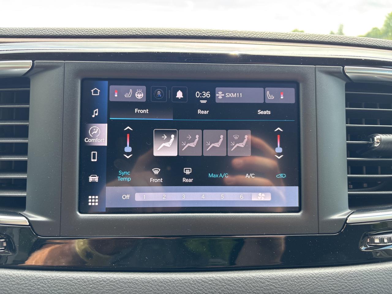 2024 Chrysler Grand Caravan SXT Photo