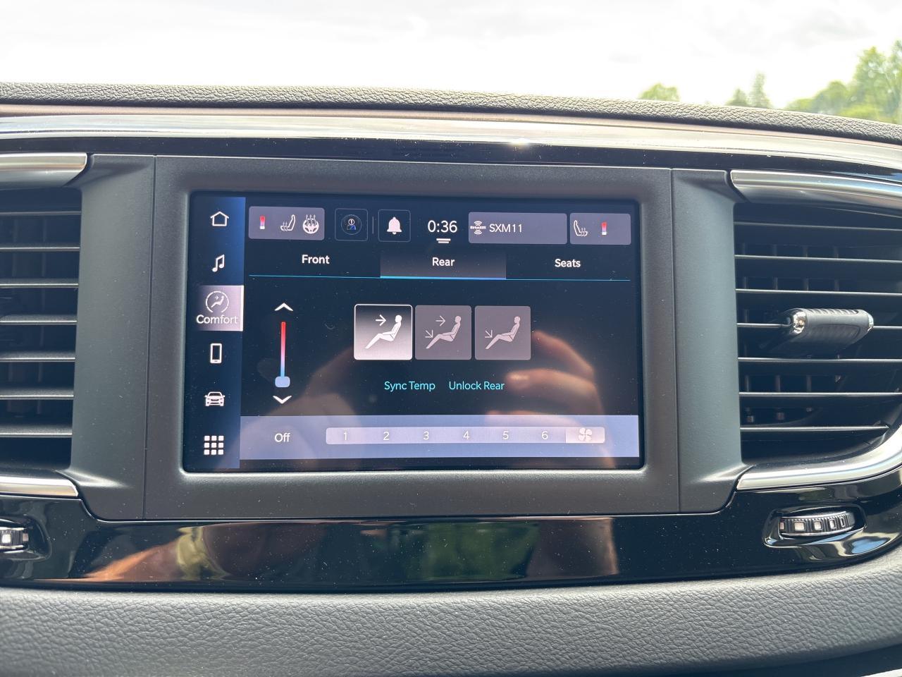 2024 Chrysler Grand Caravan SXT Photo