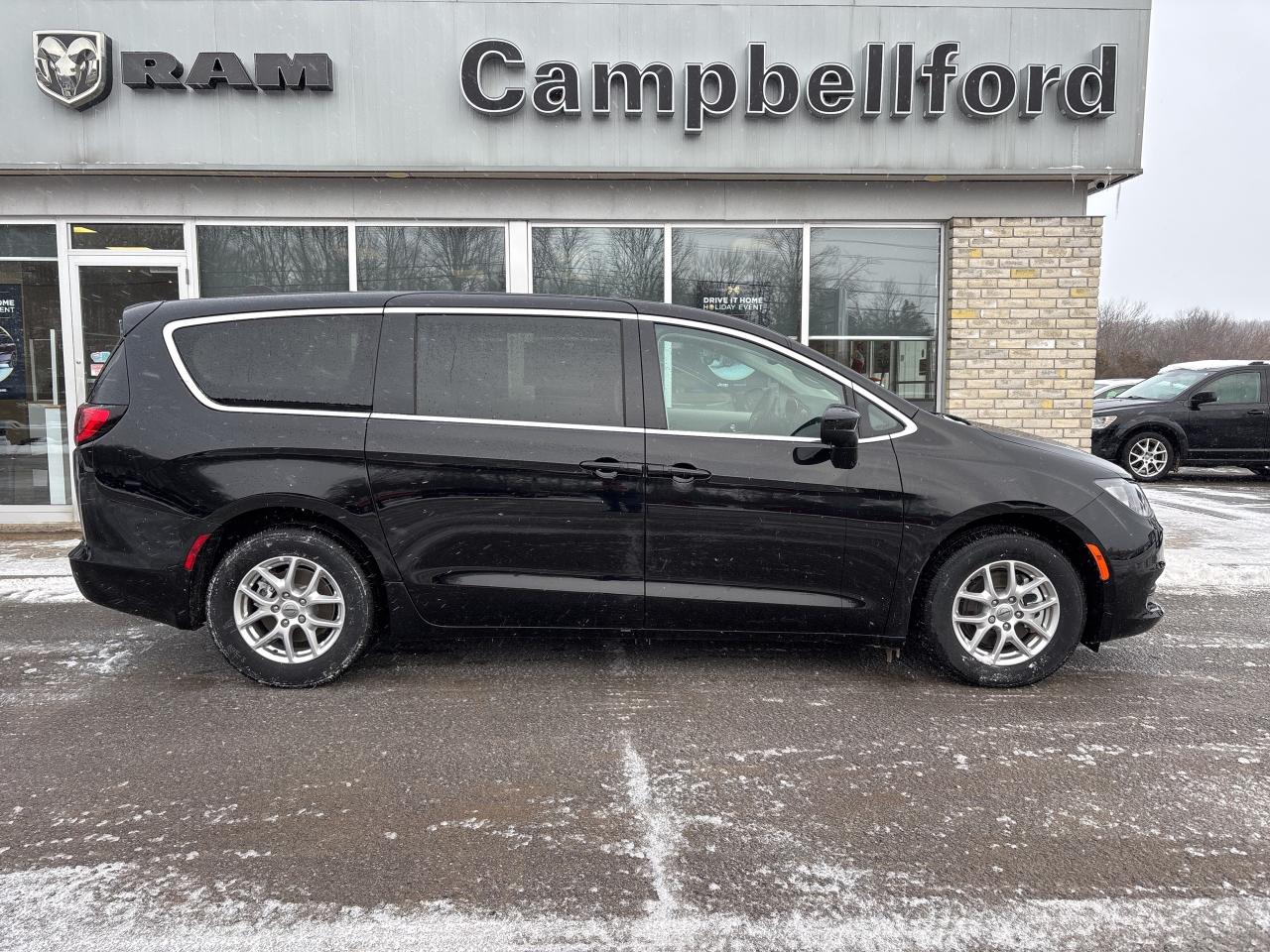 2024 Chrysler Grand Caravan SXT Photo