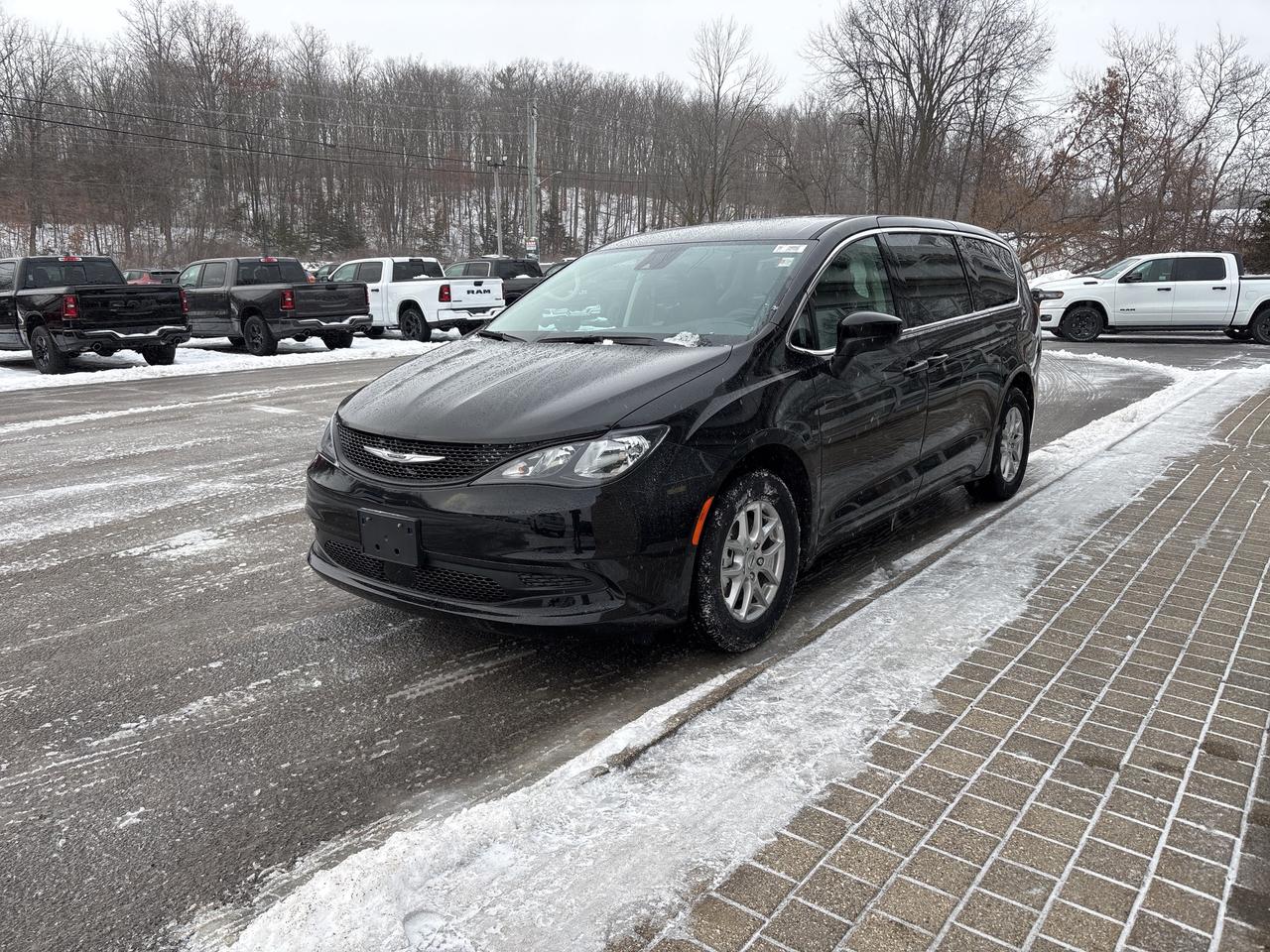 2024 Chrysler Grand Caravan SXT Photo