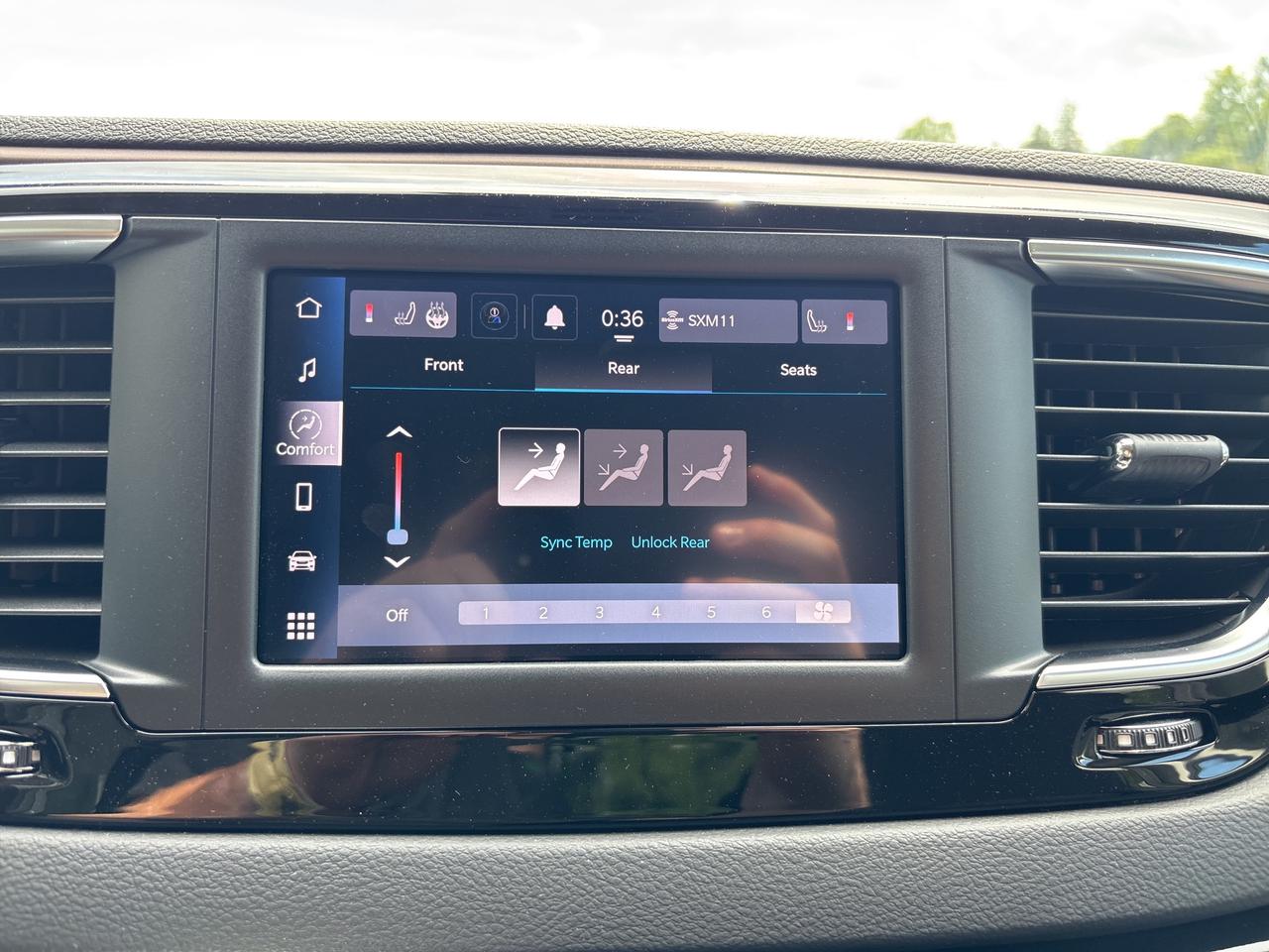 2024 Chrysler Grand Caravan SXT Photo