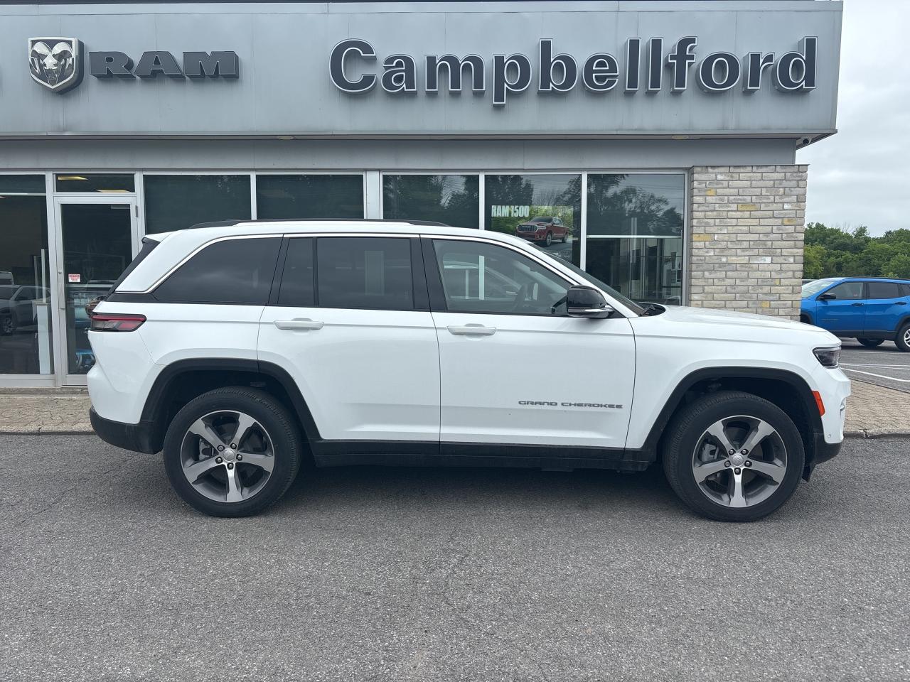 2023 Jeep Grand Cherokee 4xe  Photo3