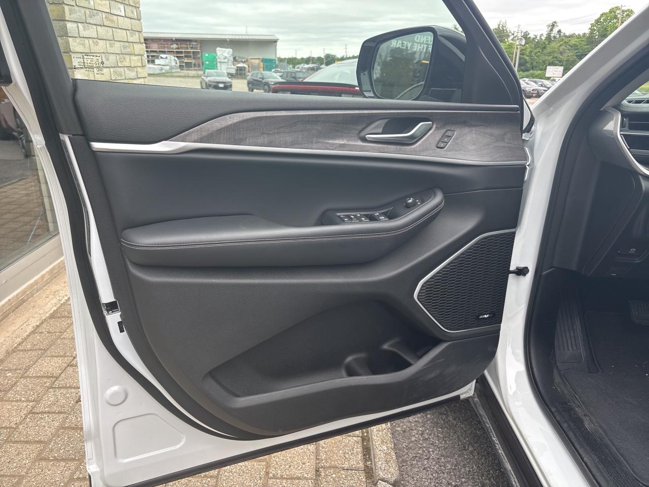 2023 Jeep Grand Cherokee 4xe  Photo