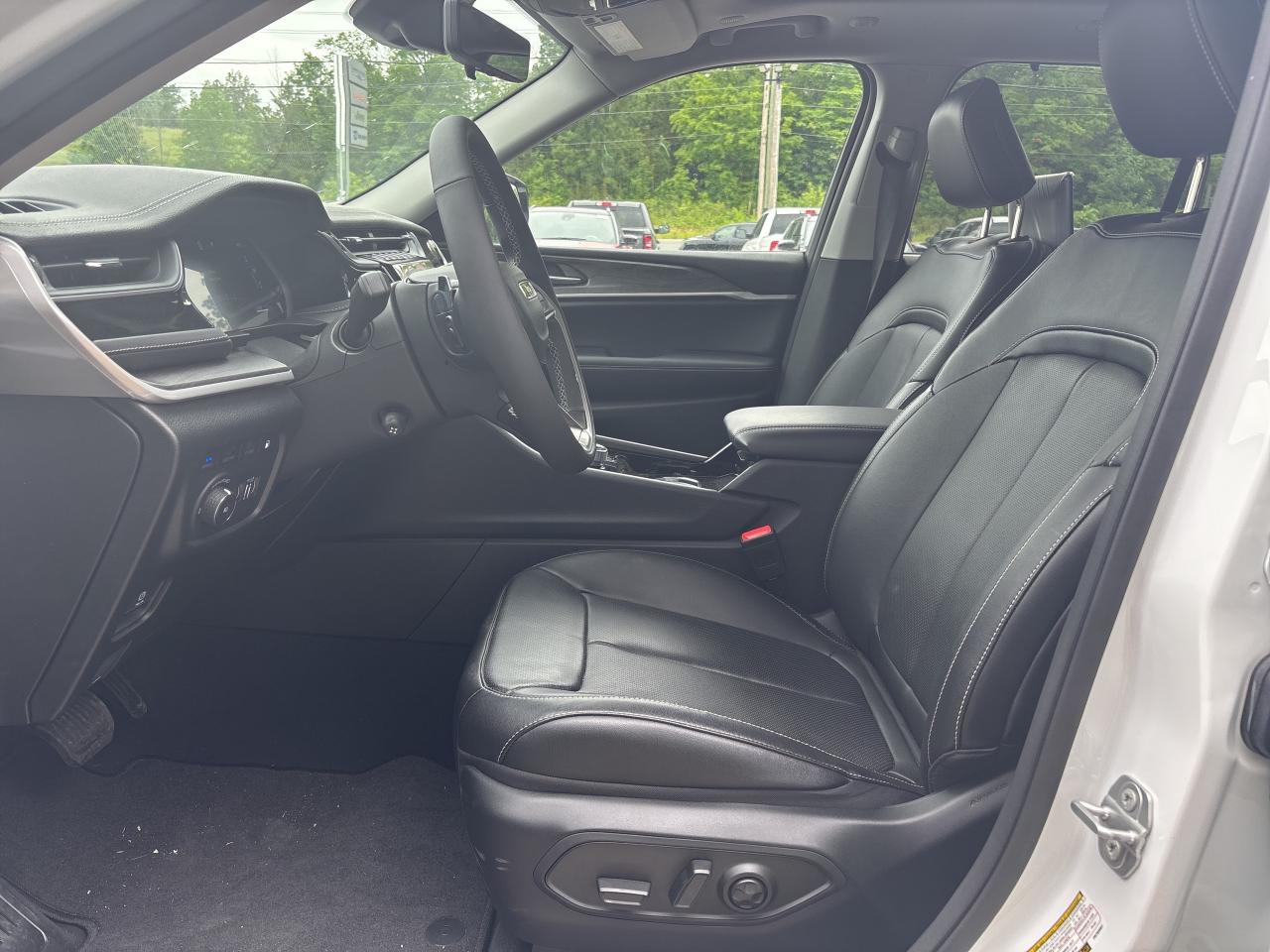 2023 Jeep Grand Cherokee 4xe  Photo