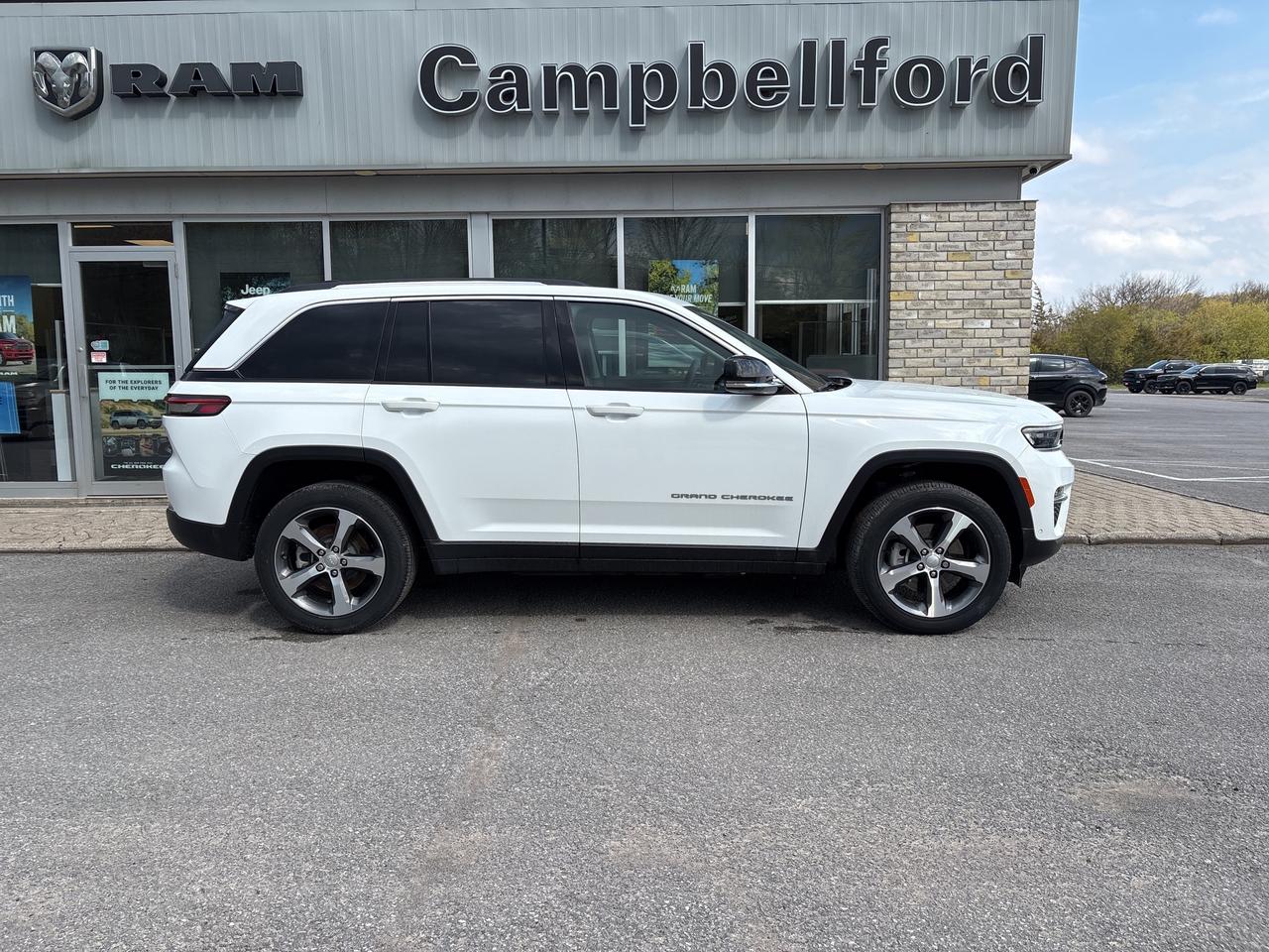 2023 Jeep Grand Cherokee 4xe  Photo