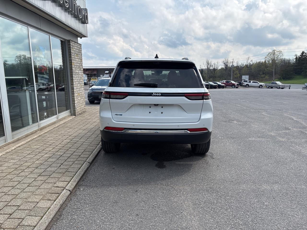 2023 Jeep Grand Cherokee 4xe  Photo