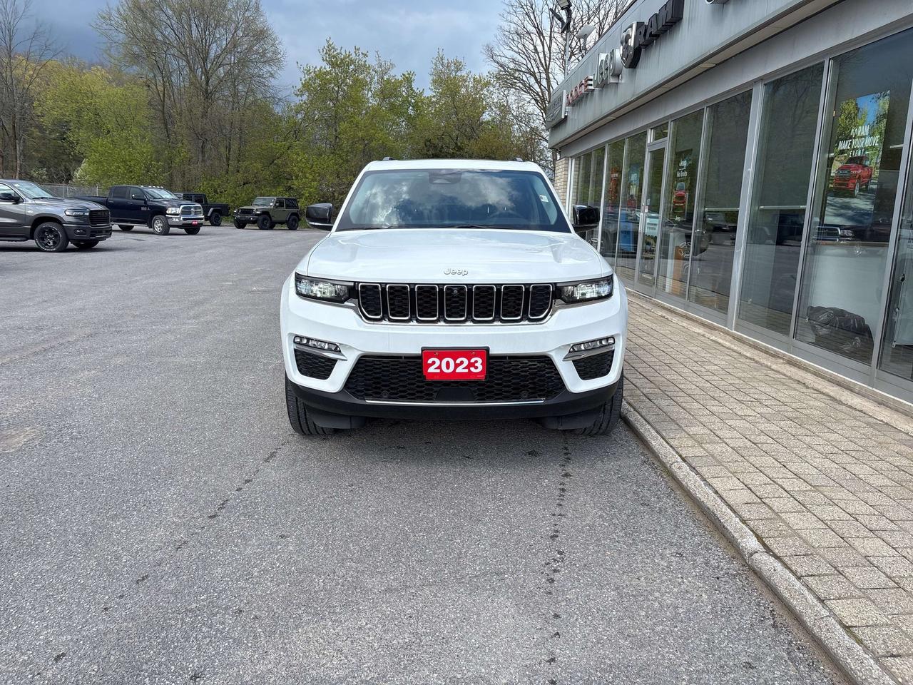2023 Jeep Grand Cherokee  Photo5
