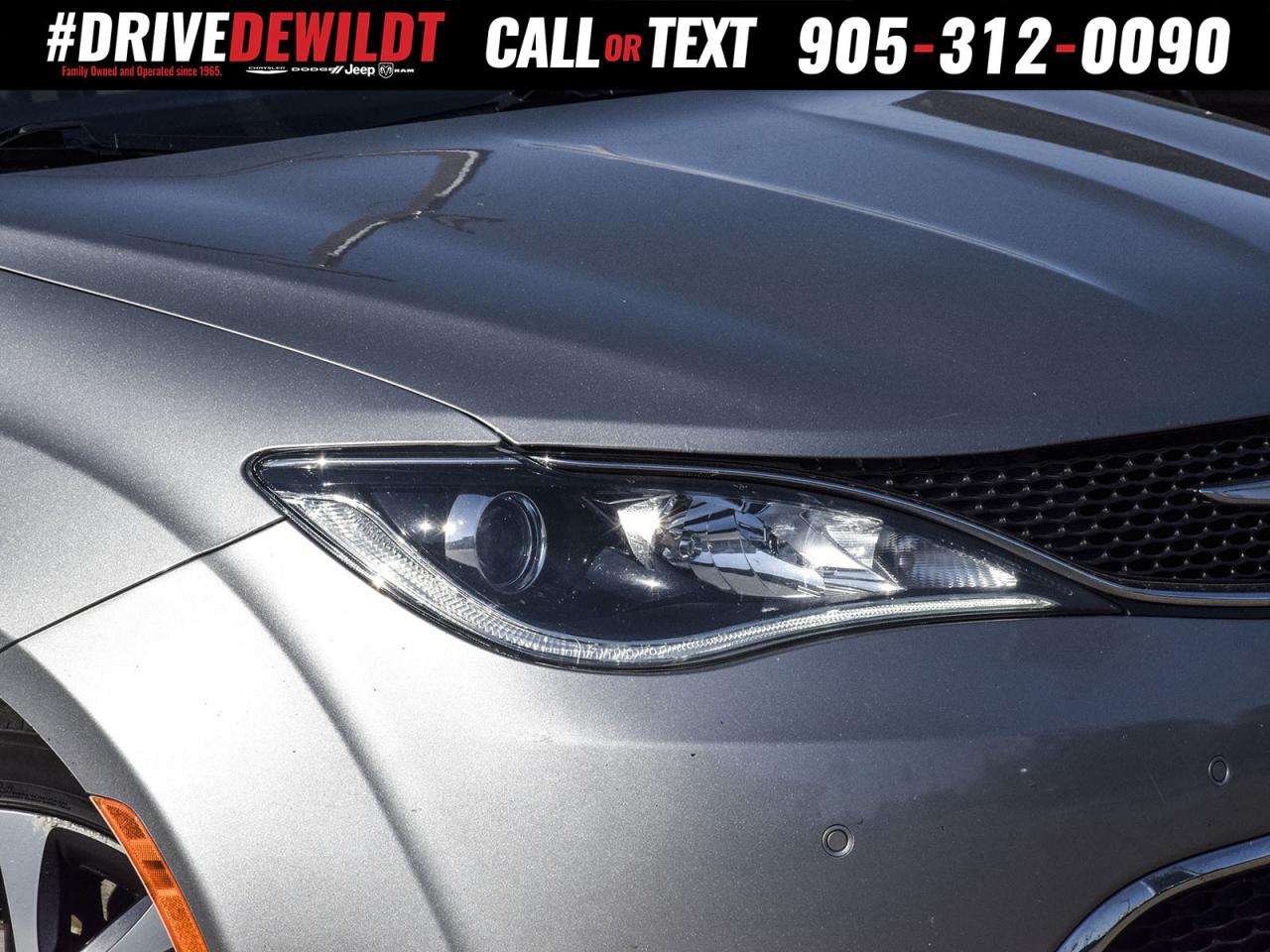 2017 Chrysler Pacifica LIMITED   THEATER GROUP   ADVANCED SAFETY GRP Photo