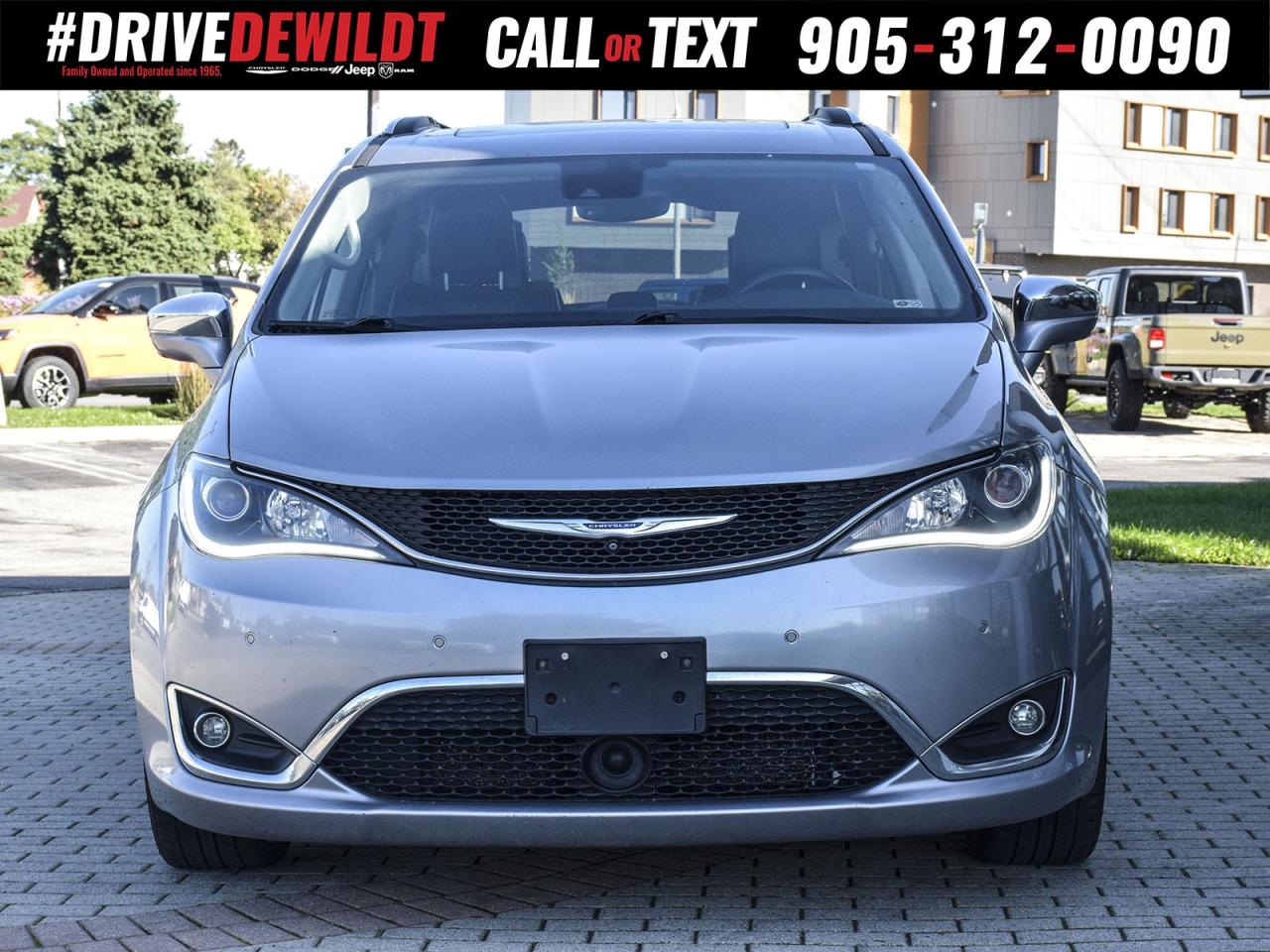 2017 Chrysler Pacifica LIMITED   THEATER GROUP   ADVANCED SAFETY GRP Photo3