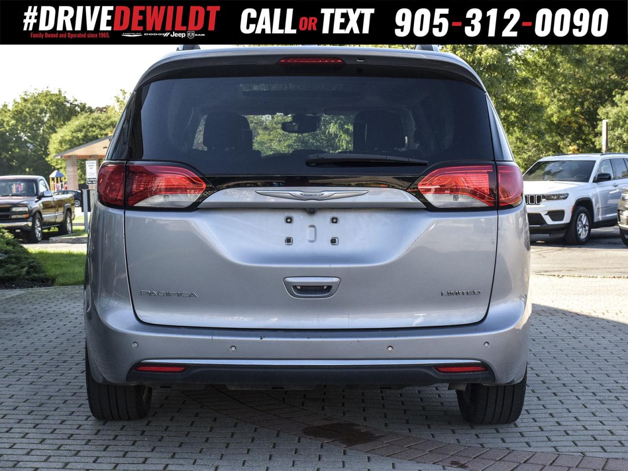 2017 Chrysler Pacifica LIMITED   THEATER GROUP   ADVANCED SAFETY GRP Photo