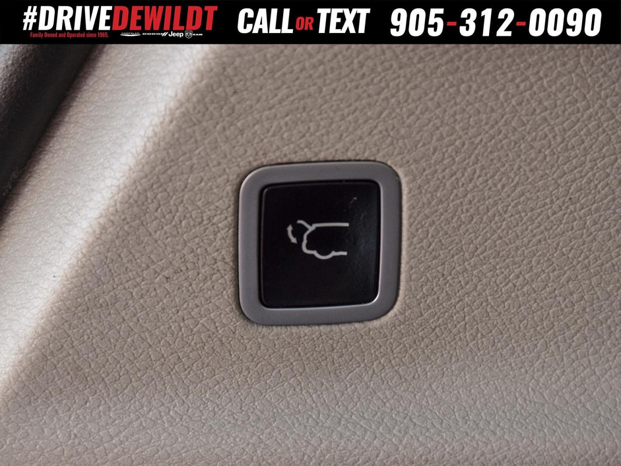 2017 Chrysler Pacifica LIMITED   THEATER GROUP   ADVANCED SAFETY GRP Photo