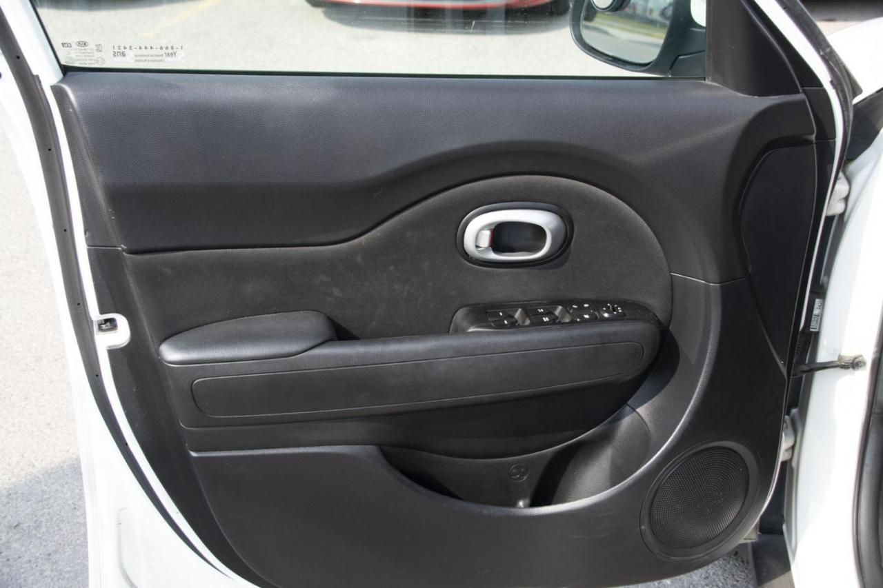 2016 Kia Soul SOUL PLUS Photo