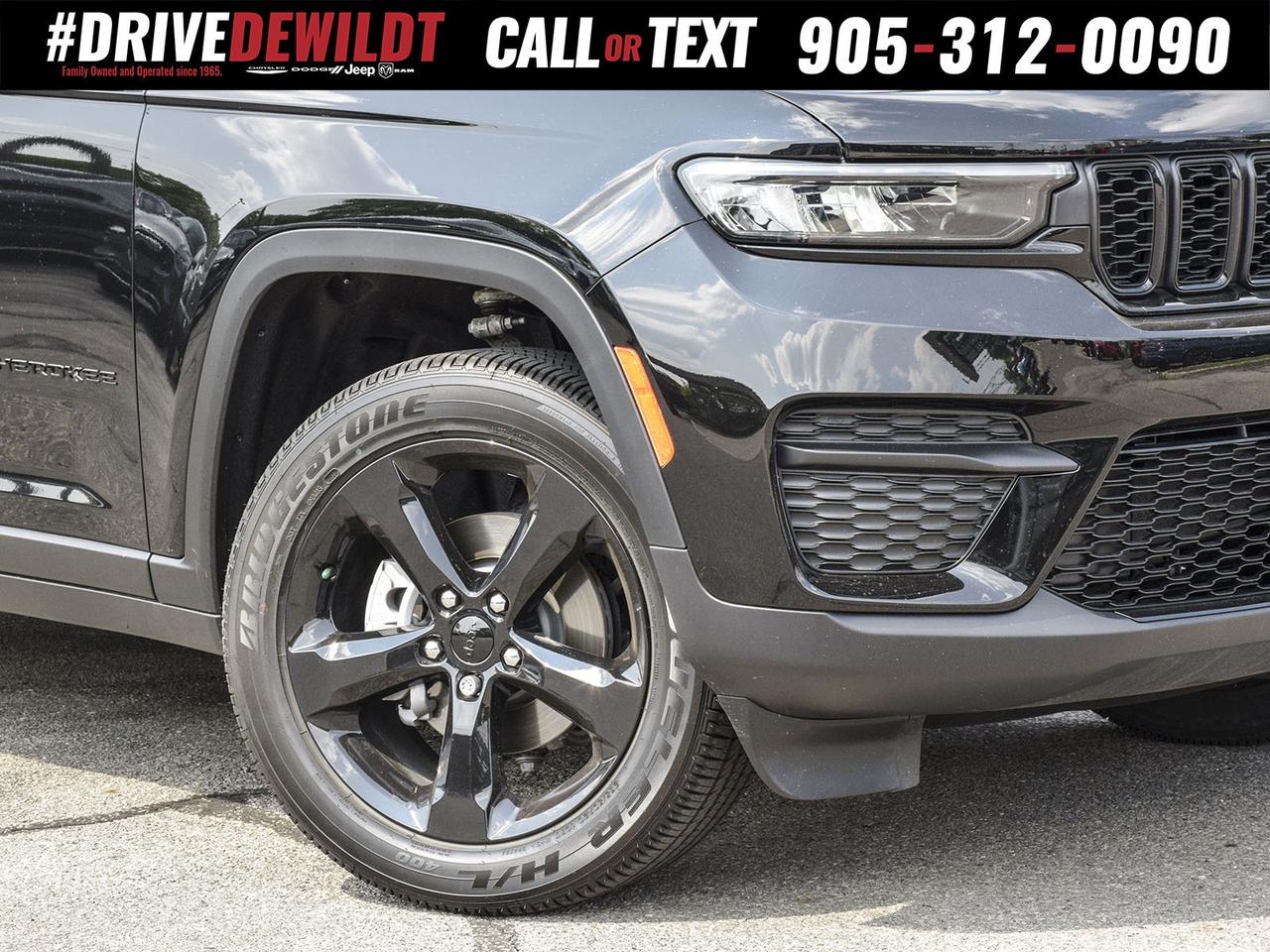 2025 Jeep Grand Cherokee ALTITUDE   DEALER DEMO   NEW CAR INCENTIVES Photo