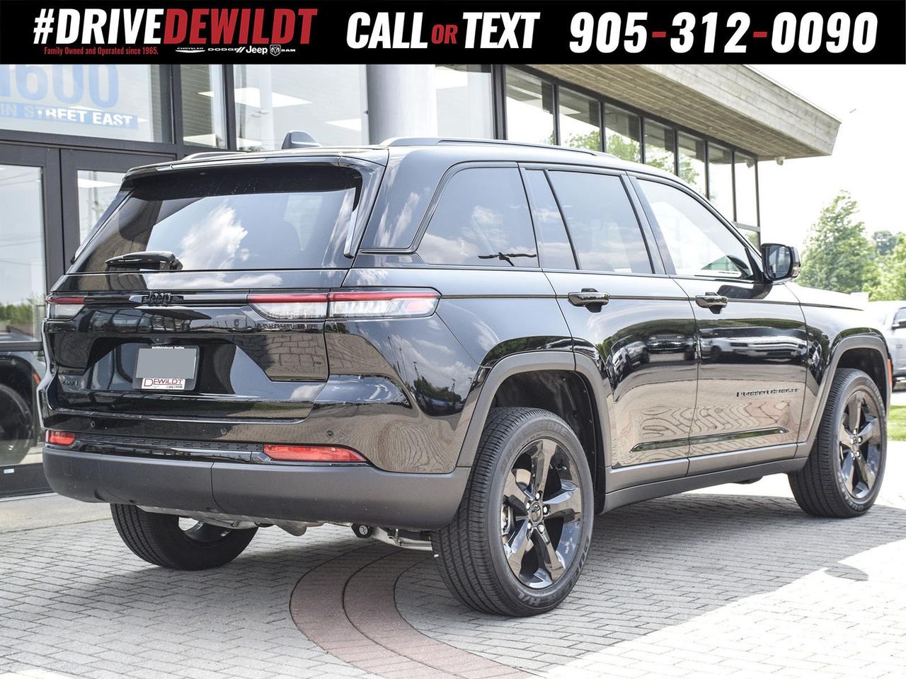 2025 Jeep Grand Cherokee ALTITUDE   DEALER DEMO   NEW CAR INCENTIVES Photo